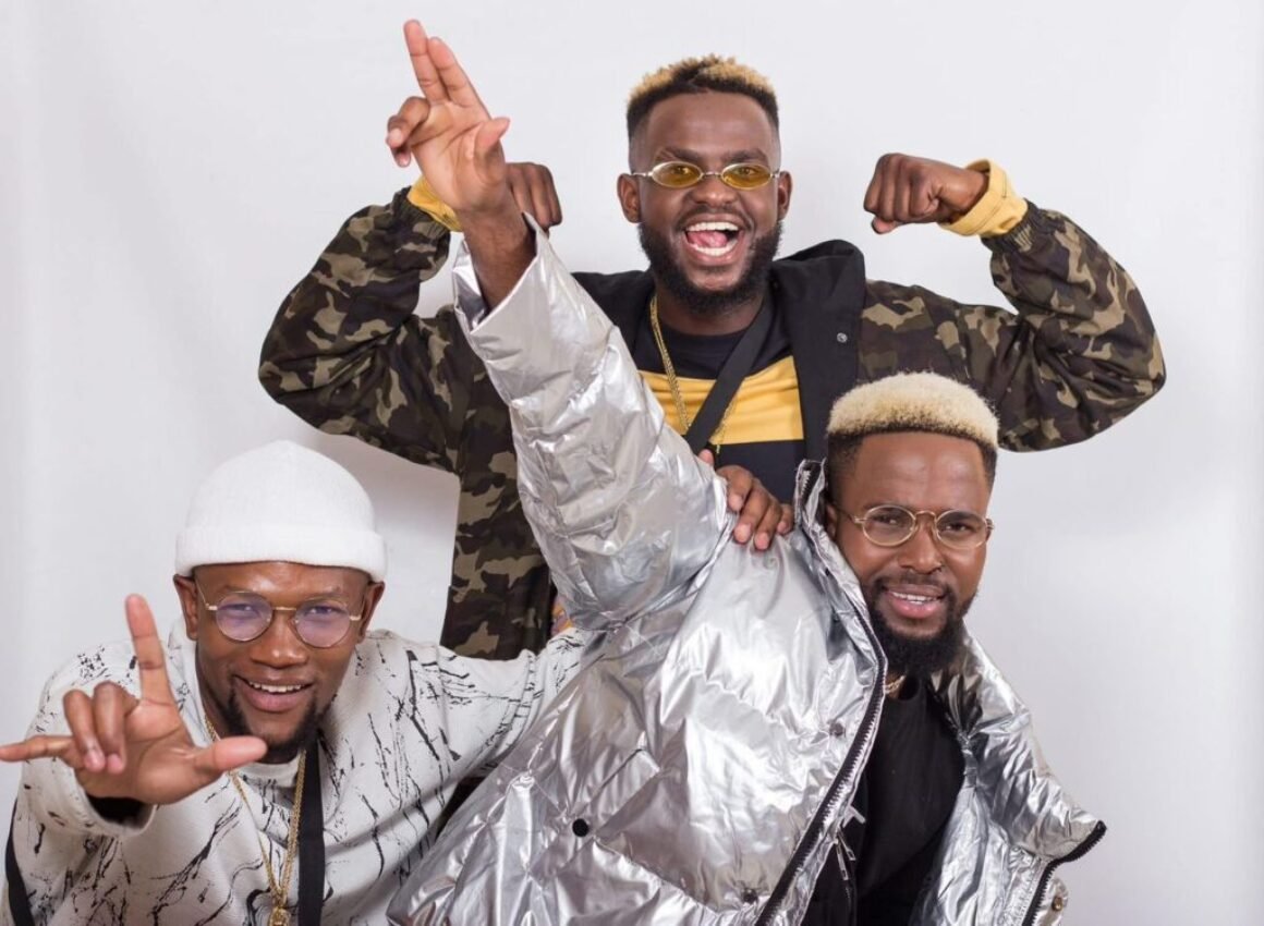 WhatsApp-Image-2025-06-24-at-11.55.02-1-1024x750-1160x850 FME DJs take centre stage at Durban July