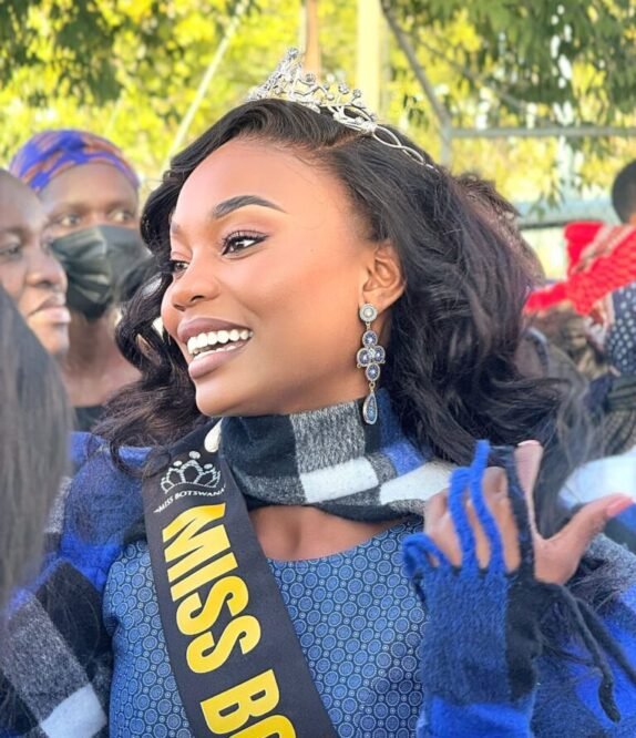 WhatsApp-Image-2025-06-24-at-11.58.10-768x1024-574x666 A QUEEN’S WELCOME: Miss Botswana goes home