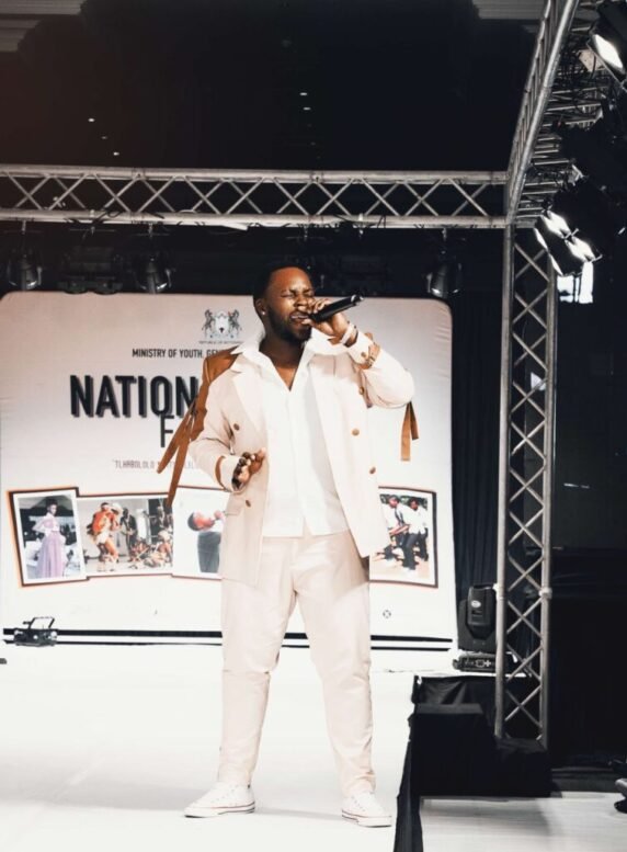 WhatsApp-Image-2025-07-15-at-05.38.33-2-819x1024-572x777 Khoisan other half embraces a solo career