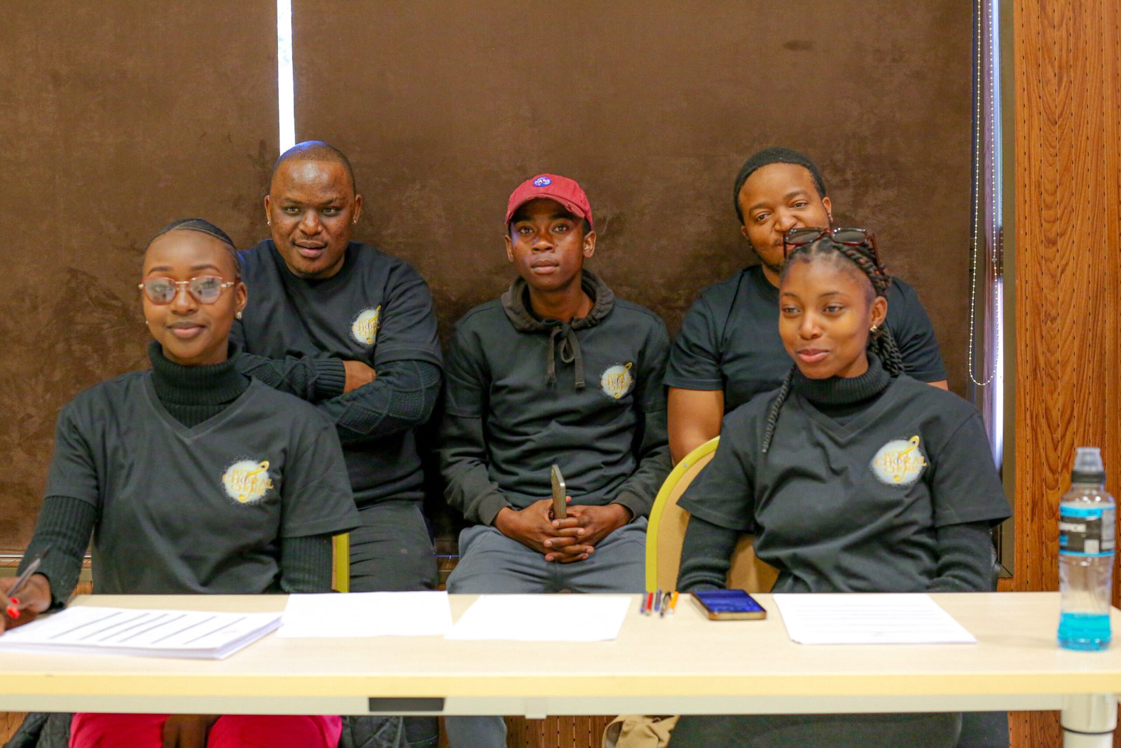 6H4A5880-scaled Hey Nyenah puts together a choral choir