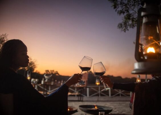 WhatsApp-Image-2025-08-19-at-11.33.56-1024x682-565x403 Palesa Molefe travels for fun